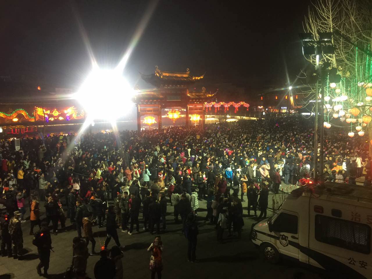互联网+警务落地再下一城!热力图助力南京秦淮灯会安保勤务